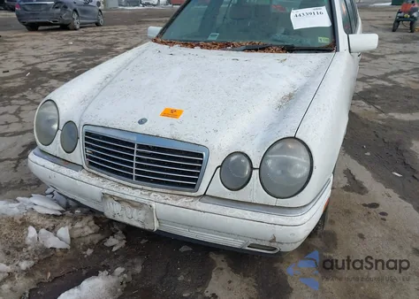1999 Mercedes-Benz E 320 from USA, damaged, VIN WDBJH65F9XA896976